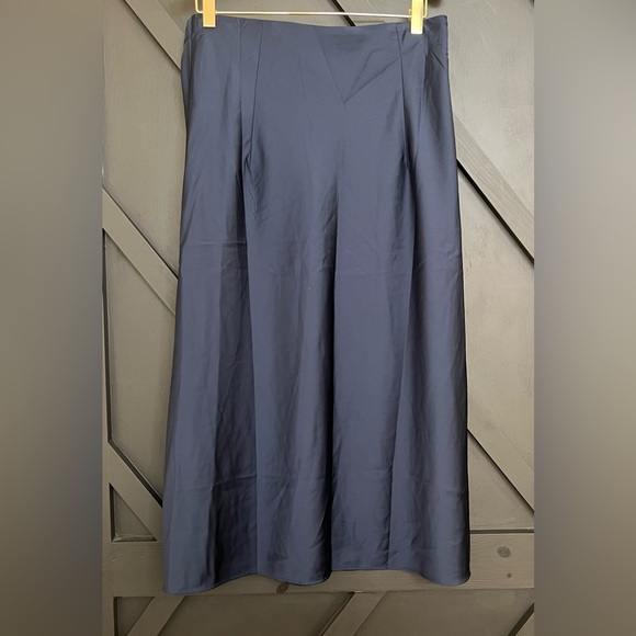 NWT J. Crew Gwyneth Slip Skirt in Navy Blue, Size Medium - Picture 5 of 8
